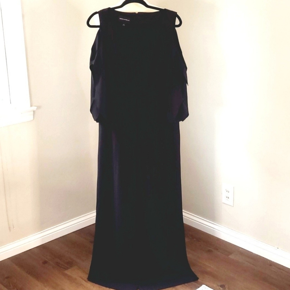 Super Cute Donna Morgan tie sleeve, cold shoulder jumpsuit in black…size 8 - Picture 4 of 10